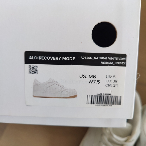 ALO Recovery Mode Sneaker - Picture 12 of 12